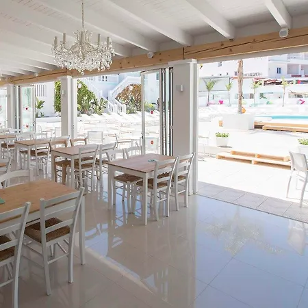 公寓式酒店 海滩之星伊维萨公寓式酒店 - 仅限成人 4*