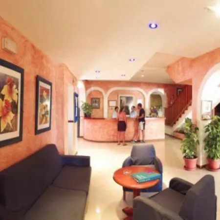 海滩之星伊维萨公寓式酒店 - 仅限成人 公寓式酒店